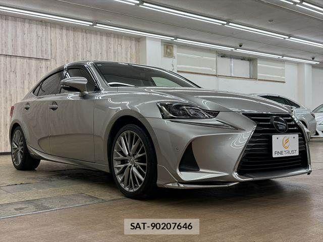 Lexus IS 2017-09 8880496-14