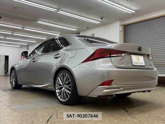 Lexus IS 2017-09 8880496-18