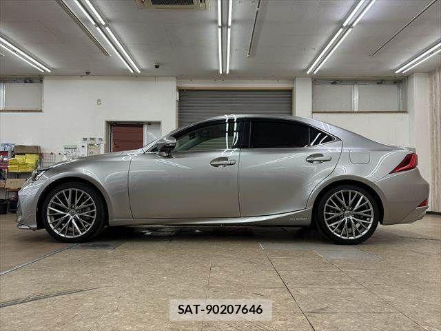 Lexus IS 2017-09 8880496-19