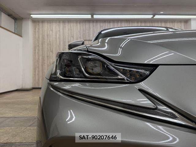 Lexus IS 2017-09 8880496-21