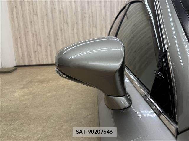 Lexus IS 2017-09 8880496-23