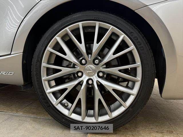 Lexus IS 2017-09 8880496-24