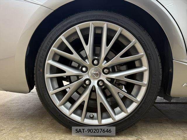Lexus IS 2017-09 8880496-25