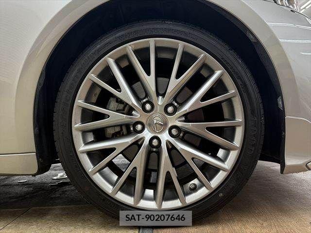 Lexus IS 2017-09 8880496-26