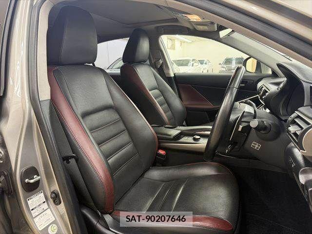 Lexus IS 2017-09 8880496-7