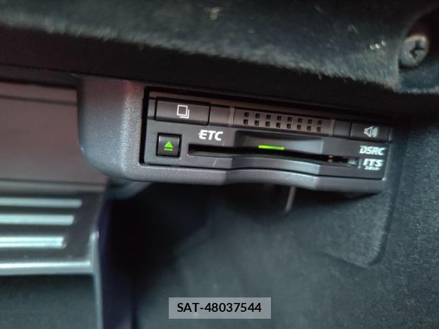 Lexus IS 2014-01 8883843-18