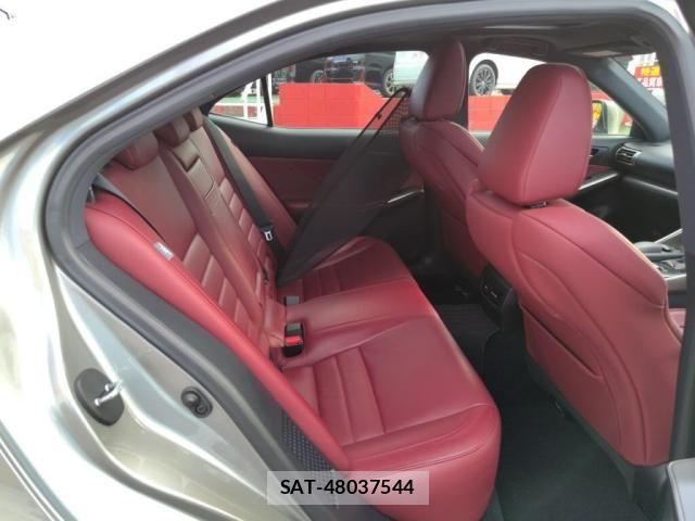 Lexus IS 2014-01 8883843-21