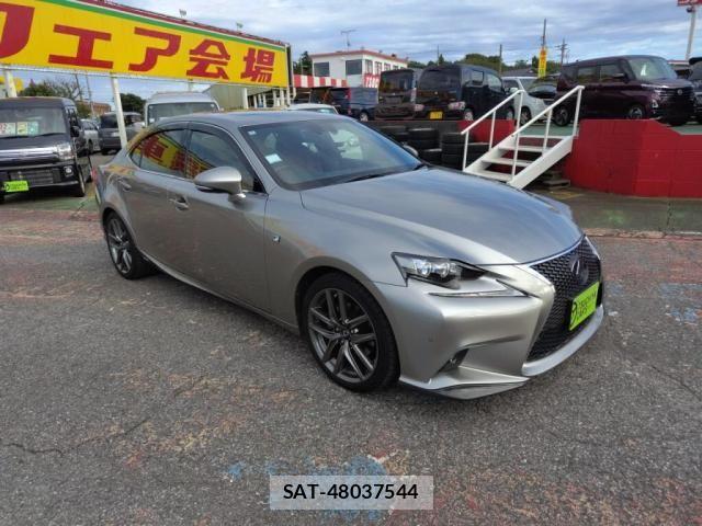 Lexus IS 2014-01 8883843-8
