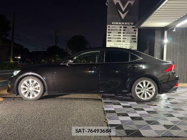 Lexus IS 2014-01 8883844-11