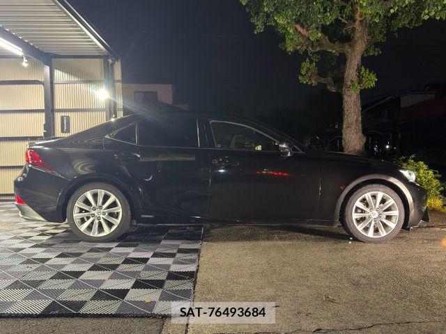 Lexus IS 2014-01 8883844-12