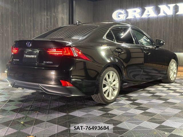 Lexus IS 2014-01 8883844-13
