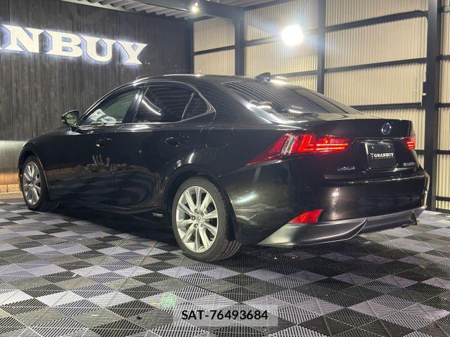 Lexus IS 2014-01 8883844-14