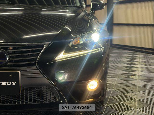 Lexus IS 2014-01 8883844-18