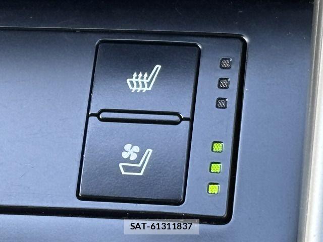 Lexus IS 2014-02 8883842-9