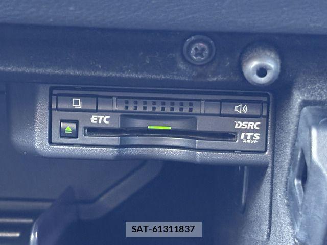 Lexus IS 2014-02 8883842-11