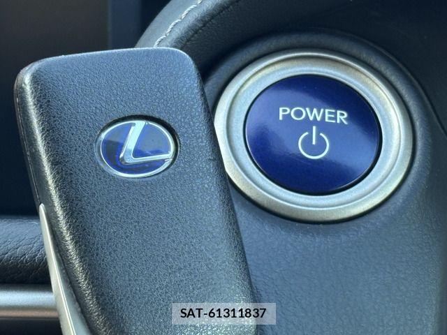 Lexus IS 2014-02 8883842-12