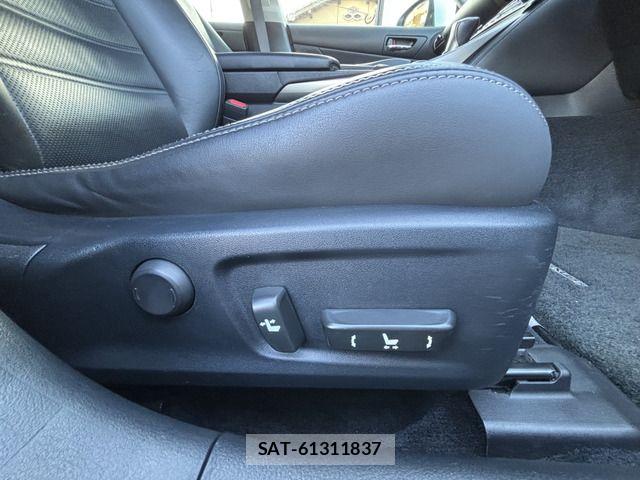 Lexus IS 2014-02 8883842-13