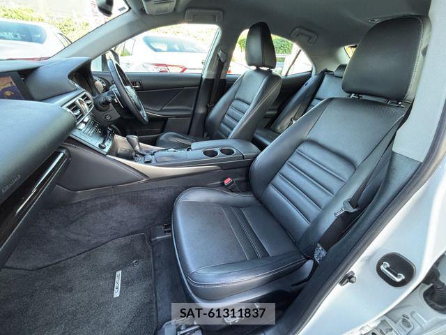 Lexus IS 2014-02 8883842-15