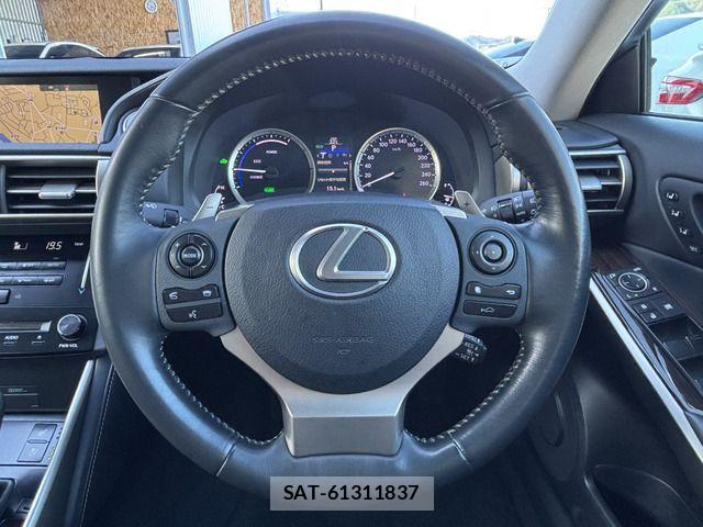 Lexus IS 2014-02 8883842-2