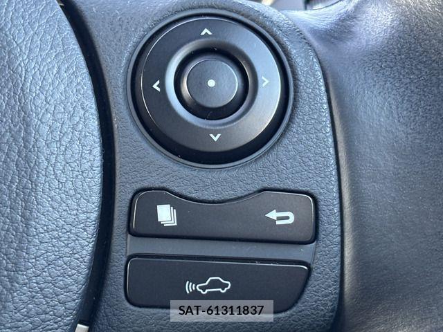 Lexus IS 2014-02 8883842-4