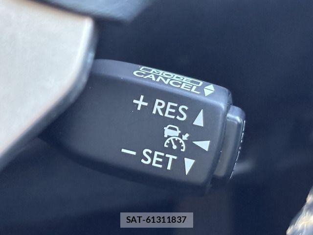 Lexus IS 2014-02 8883842-5