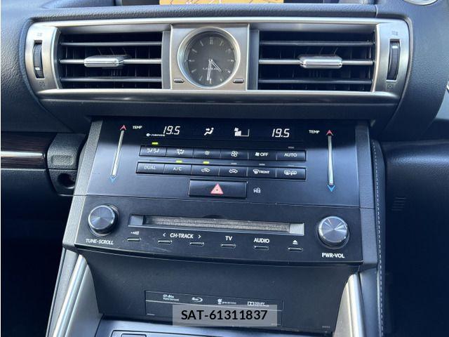 Lexus IS 2014-02 8883842-8
