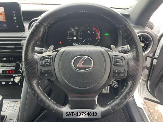 Lexus IS 2021-03 2668787-14