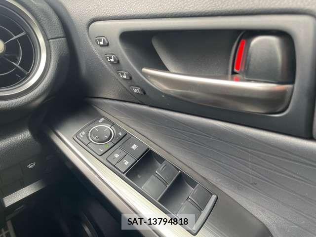 Lexus IS 2021-03 2668787-18