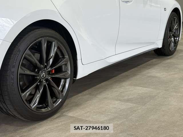Lexus IS 2023-03 6499459-10