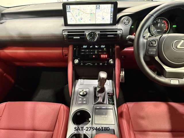 Lexus IS 2023-03 6499459-16