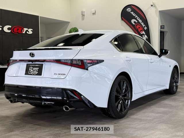 Lexus IS 2023-03 6499459-2