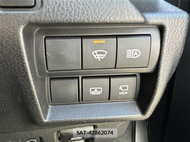 Lexus IS 2021-03 6612821-11