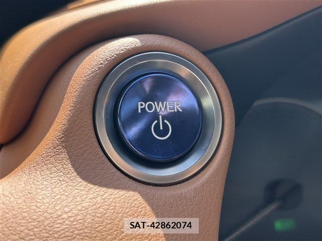 Lexus IS 2021-03 6612821-14