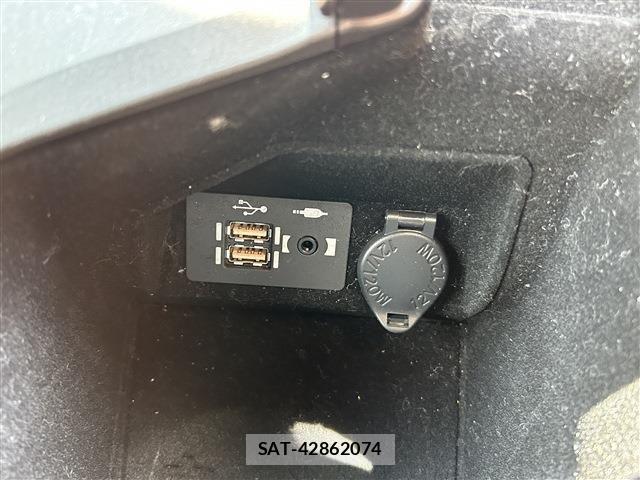 Lexus IS 2021-03 6612821-19