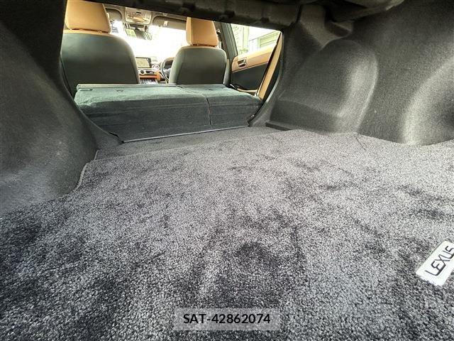 Lexus IS 2021-03 6612821-26