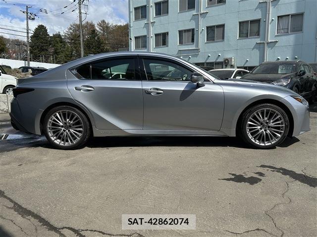 Lexus IS 2021-03 6612821-2