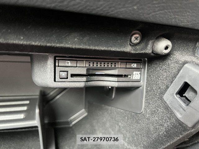Lexus IS 2019-07 6676669-11