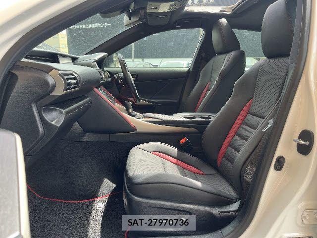 Lexus IS 2019-07 6676669-18