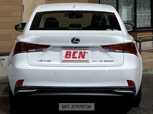 Lexus IS 2019-07 6676669-22