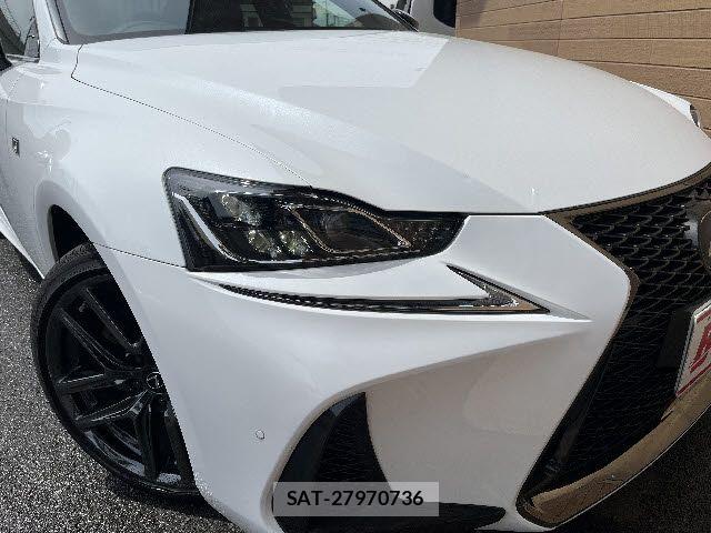 Lexus IS 2019-07 6676669-25