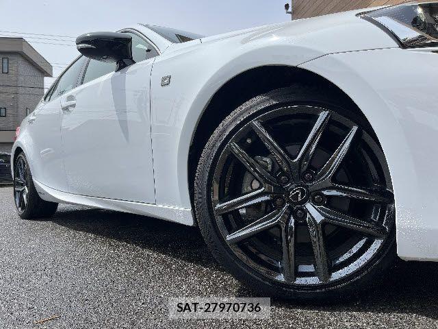 Lexus IS 2019-07 6676669-26