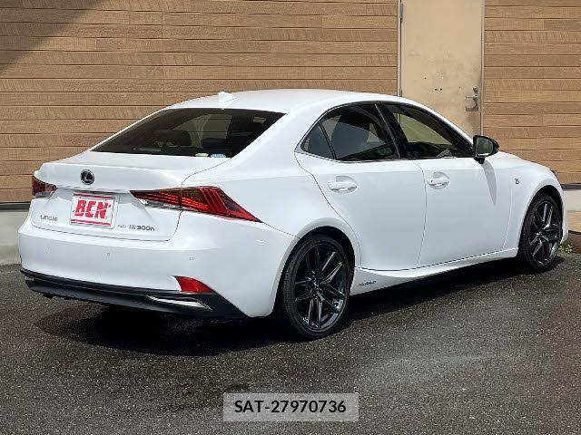 Lexus IS 2019-07 6676669-2
