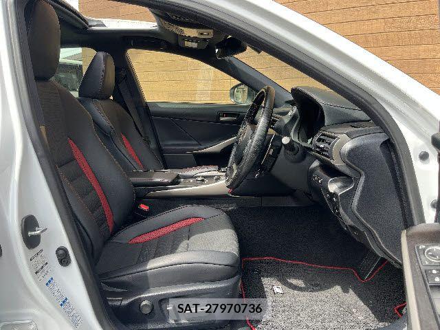 Lexus IS 2019-07 6676669-3