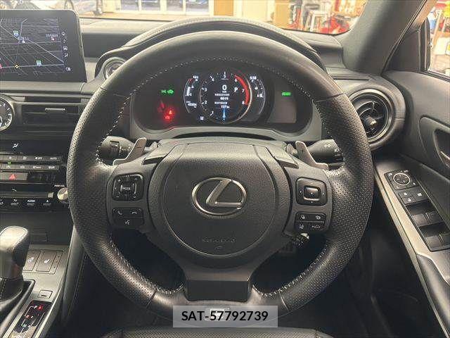 Lexus IS 2023-04 6676668-9