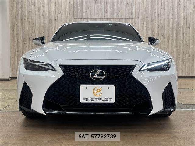 Lexus IS 2023-04 6676668-12