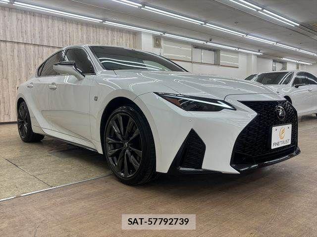 Lexus IS 2023-04 6676668-13
