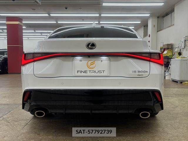 Lexus IS 2023-04 6676668-15