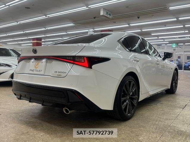 Lexus IS 2023-04 6676668-16
