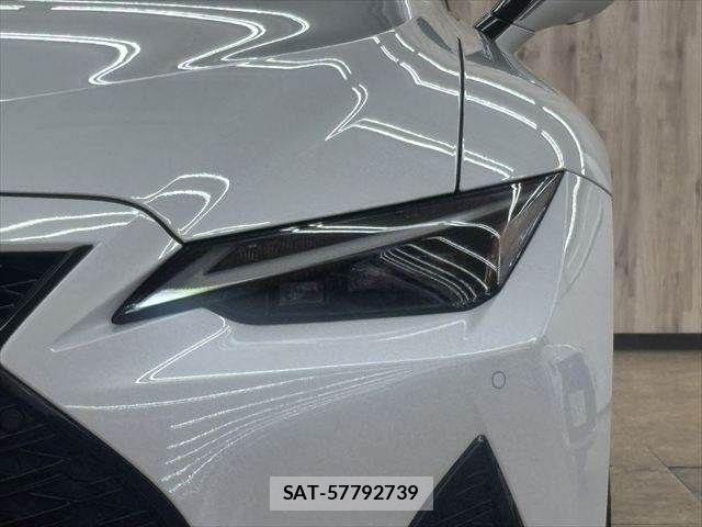 Lexus IS 2023-04 6676668-19