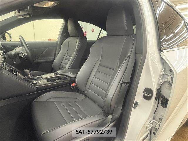 Lexus IS 2023-04 6676668-29